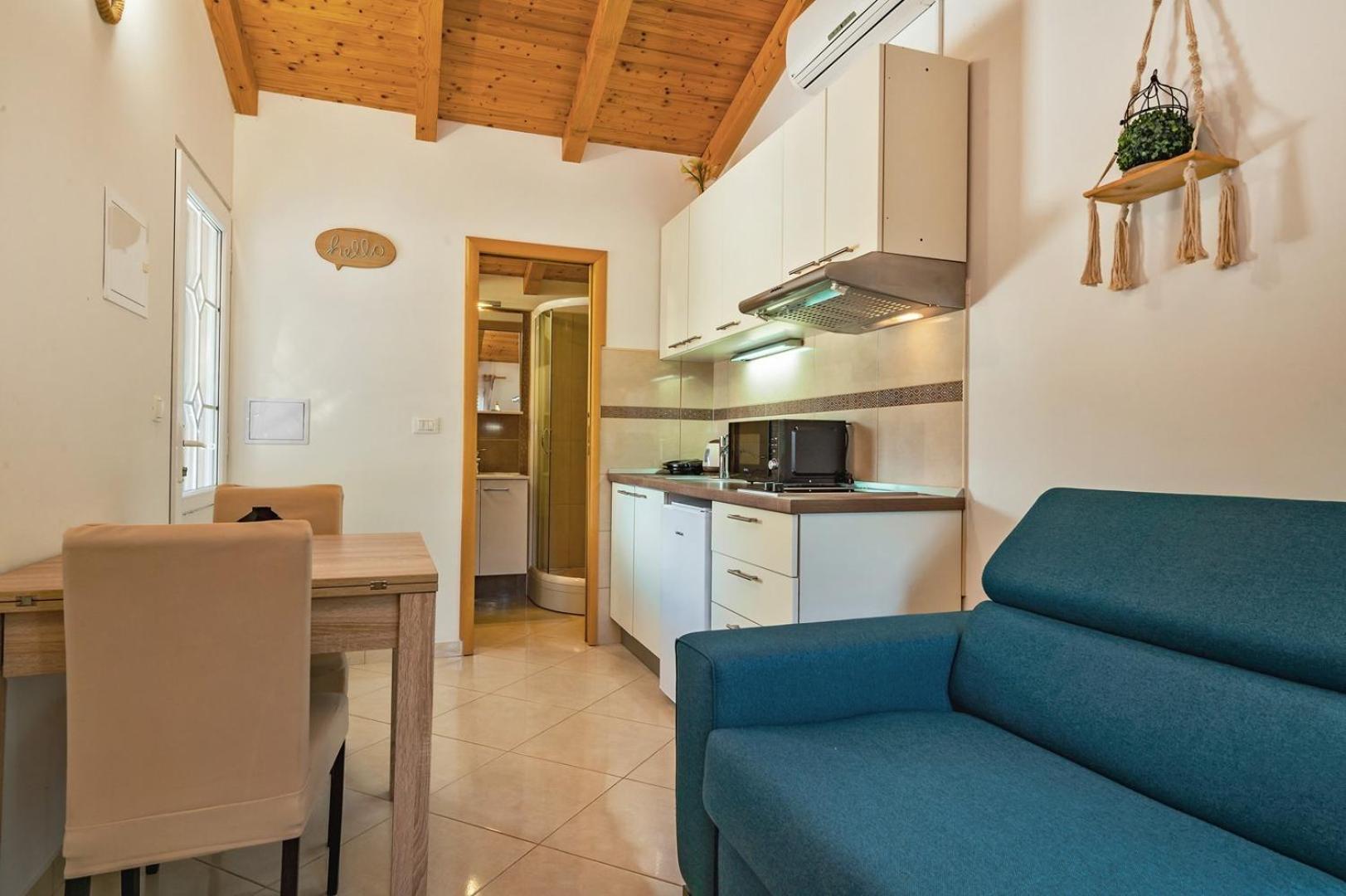 Sea Flower Beachfront Villa Севид Экстерьер фото