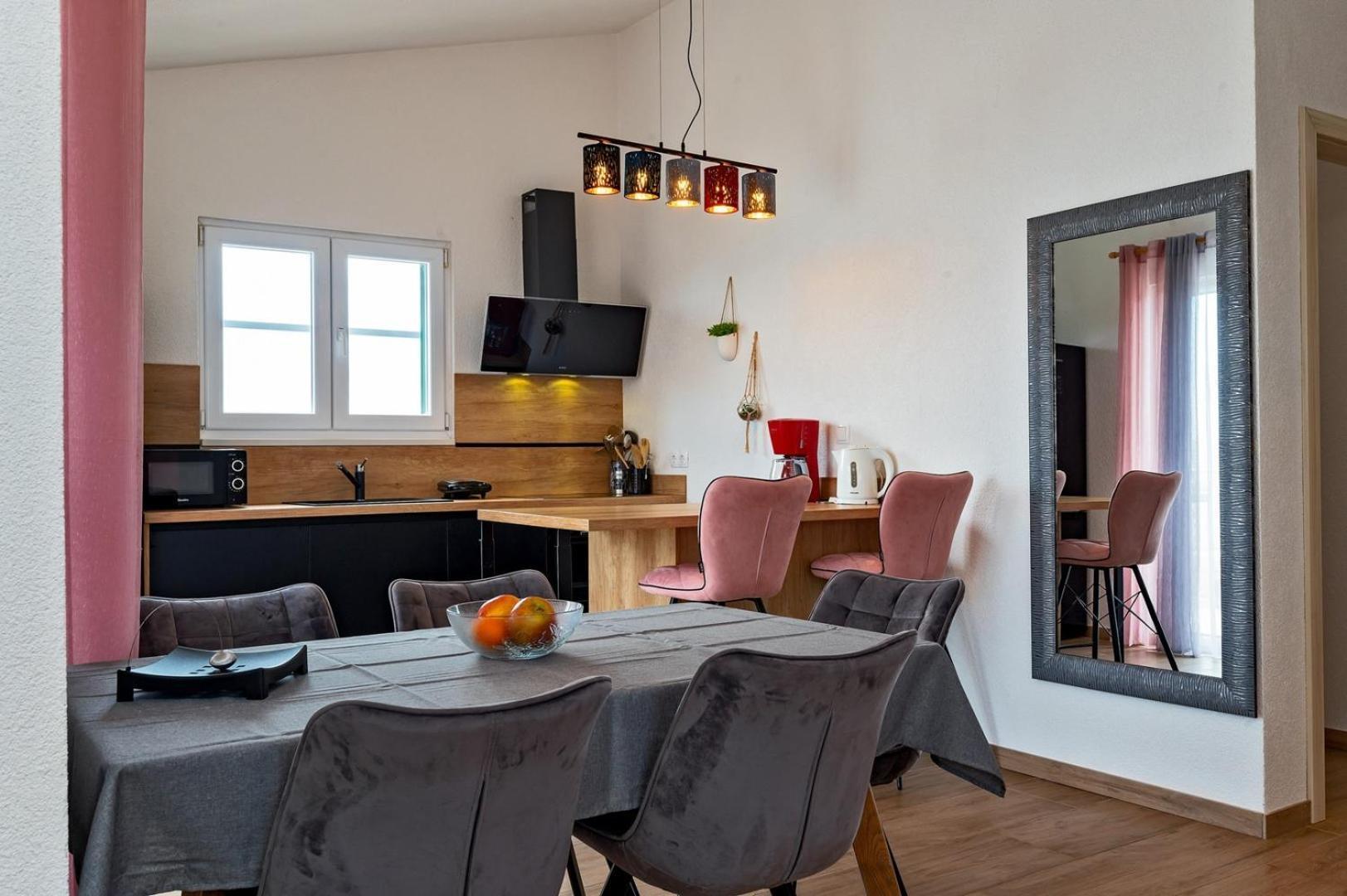 Sea Flower Beachfront Villa Севид Экстерьер фото