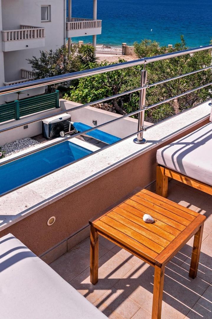 Sea Flower Beachfront Villa Севид Экстерьер фото
