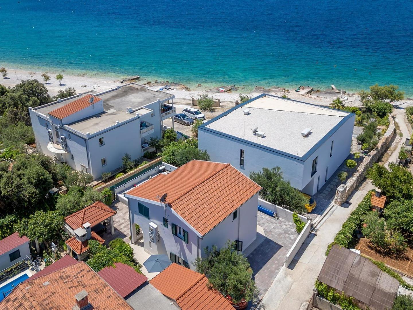 Sea Flower Beachfront Villa Севид Экстерьер фото