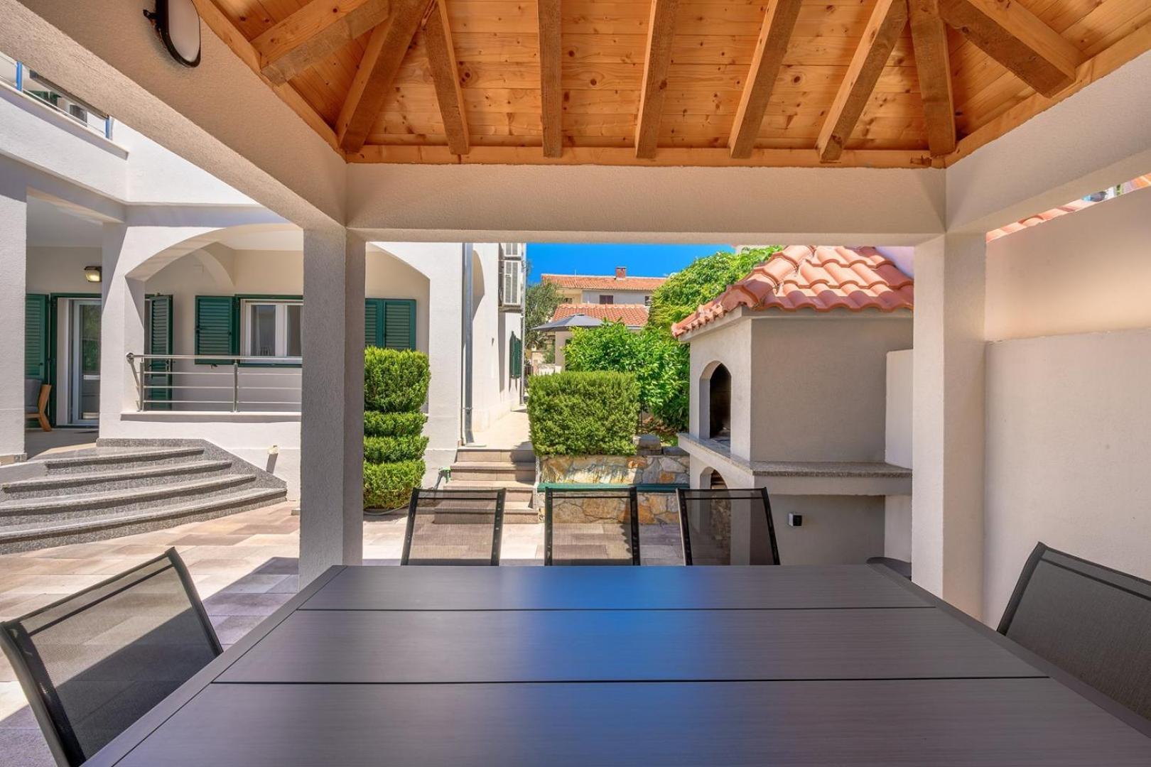 Sea Flower Beachfront Villa Севид Экстерьер фото