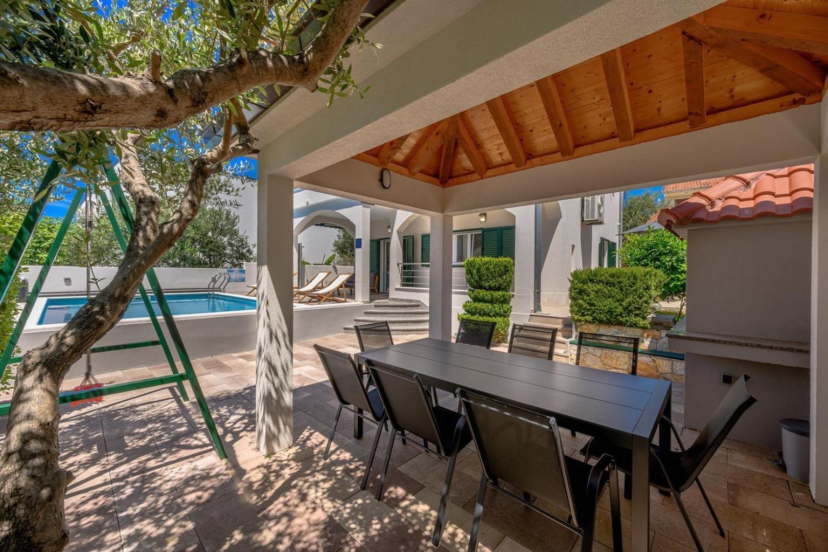 Sea Flower Beachfront Villa Севид Экстерьер фото